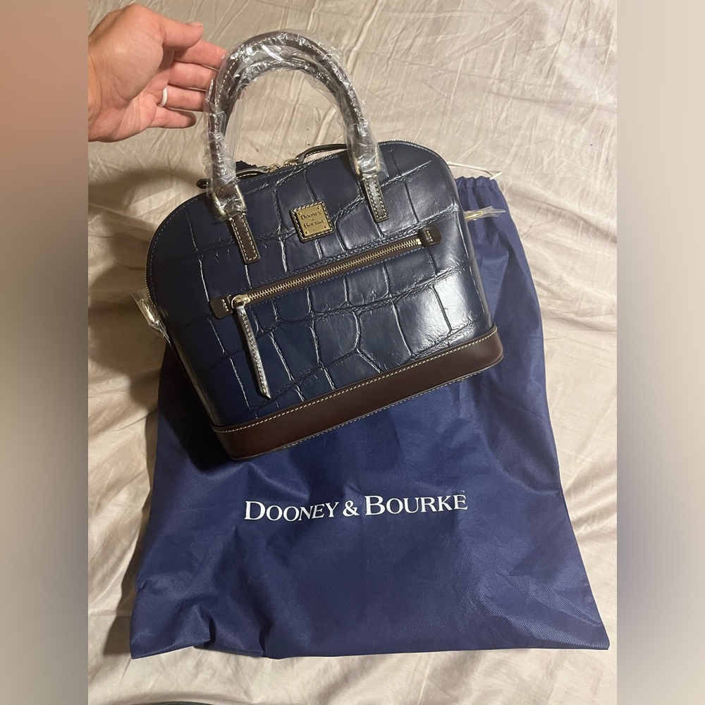NWT Dooney & Bourke Domed Zip satchel